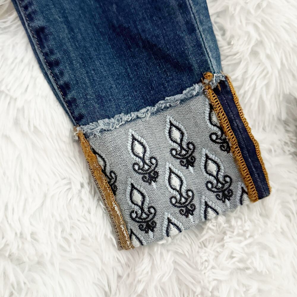 ANN TAYLOR LOFT | Modern Skinny Crop Jeans Navy Embroidered Cuff Detail | Size 6 - Picture 6 of 8